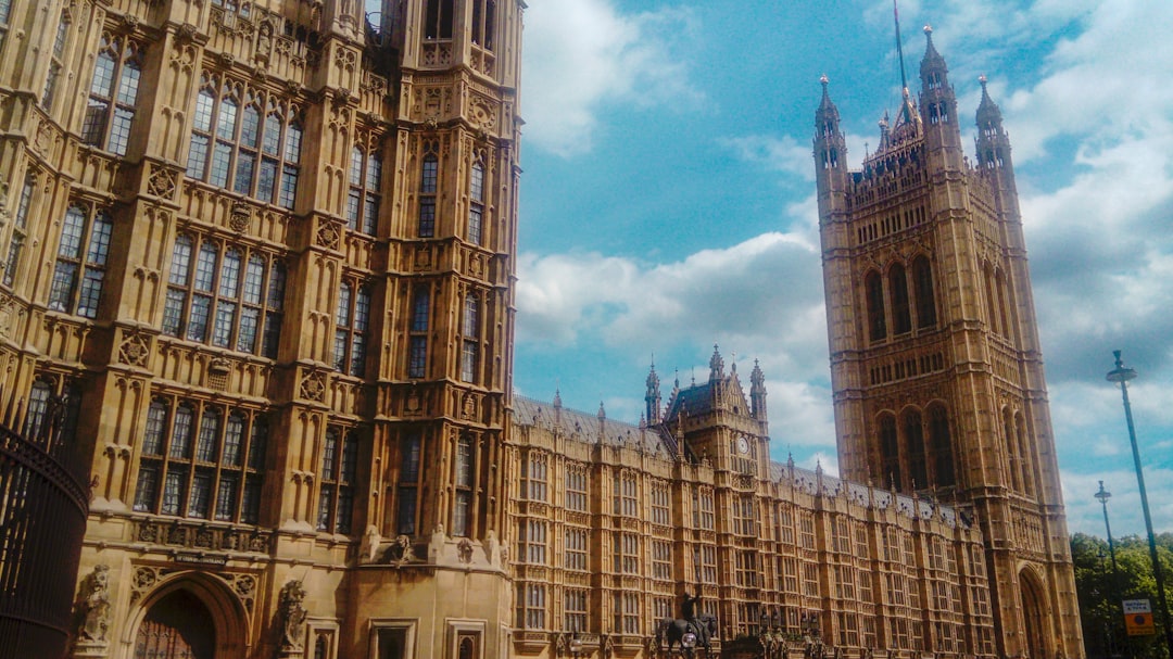 Big Ben and the Houses of Parliament representing government careers in the UK